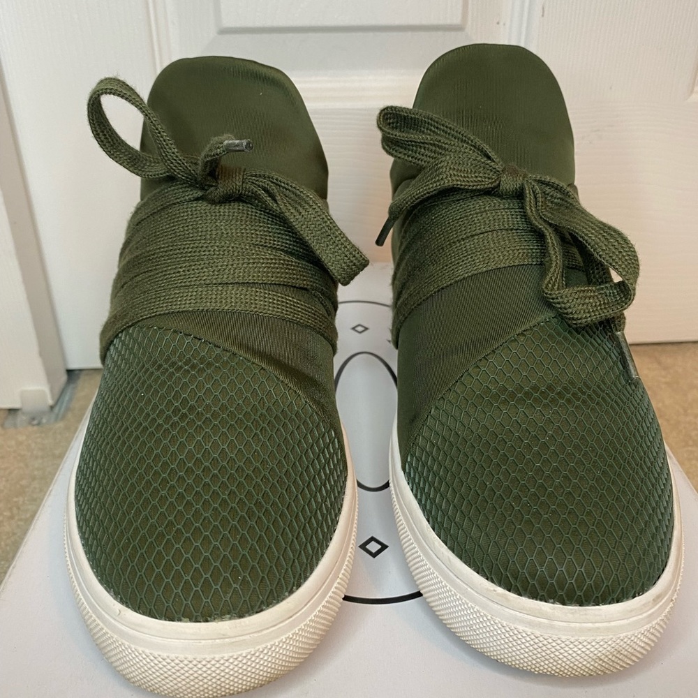 Steve Madden Lancer Sneaker